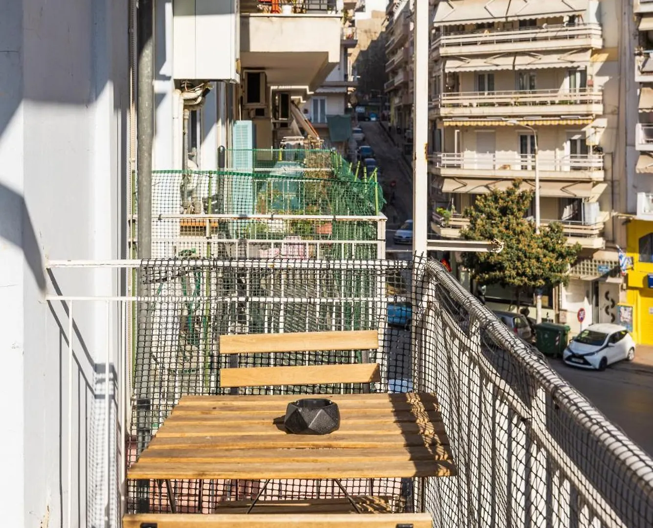 Glass Grey Nest Thessaloniki Apartment